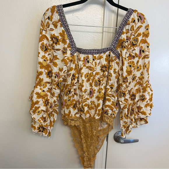 Free People Intimately Blooming Borders Bodysuit White Large Ruffle Bell Sleeves - Picture 11 of 14